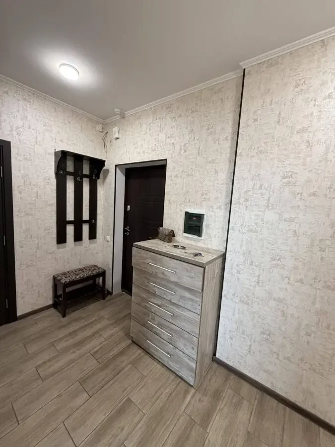 Оренда ЖК Каховська 1 кімнатна, є генератор, бойлер, кондиціонер, поруч метро Лівобережна 2