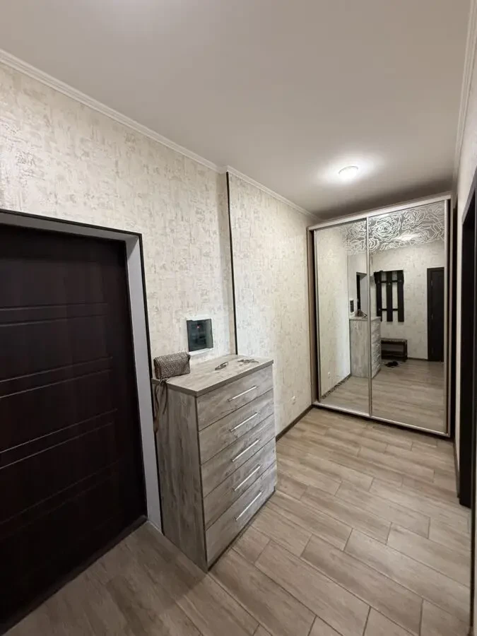 Оренда ЖК Каховська 1 кімнатна, є генератор, бойлер, кондиціонер, поруч метро Лівобережна 3