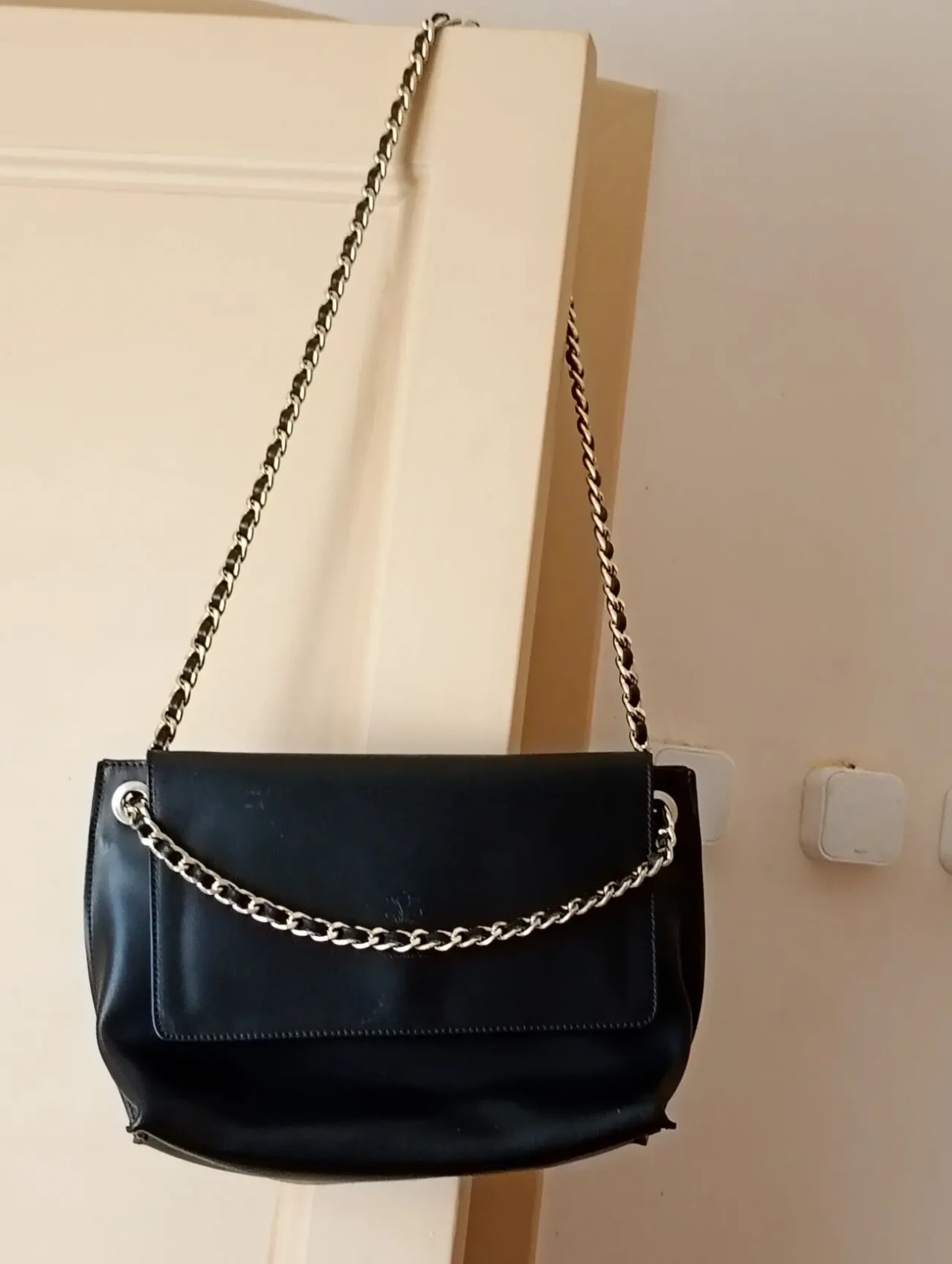 Кожаная сумка Vera Pelle Италия на цепочке, черная flap bag 6