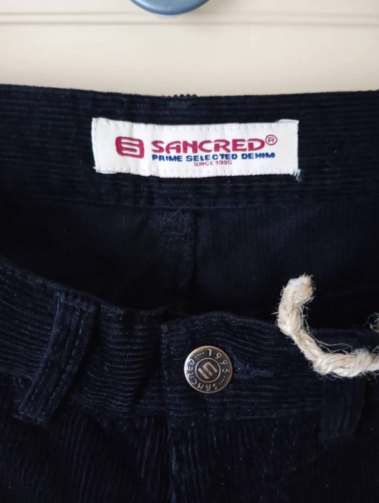 Продам новые женские вельветовые джинсы клеш Sancred, размер S / 44 черные 7