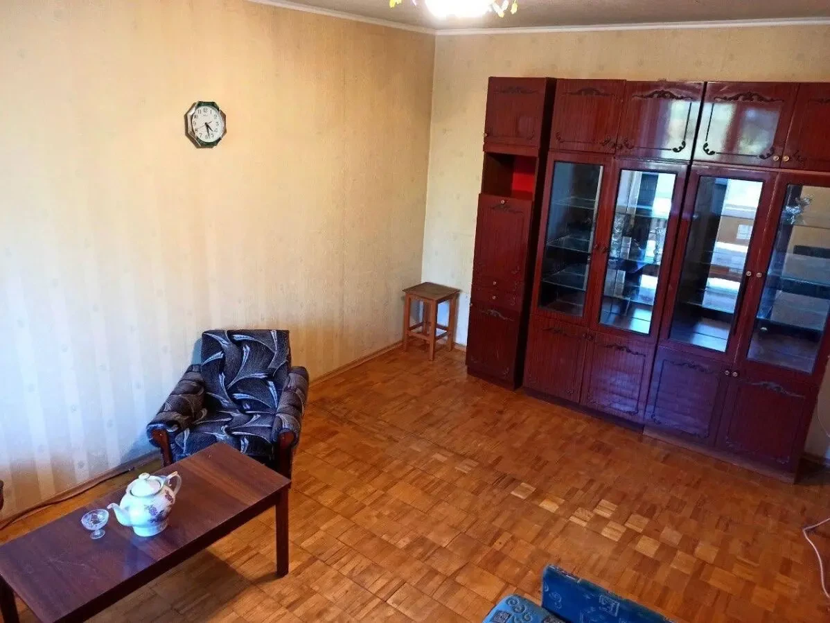продаж 2 кімнатна лівий берег пр миру 9