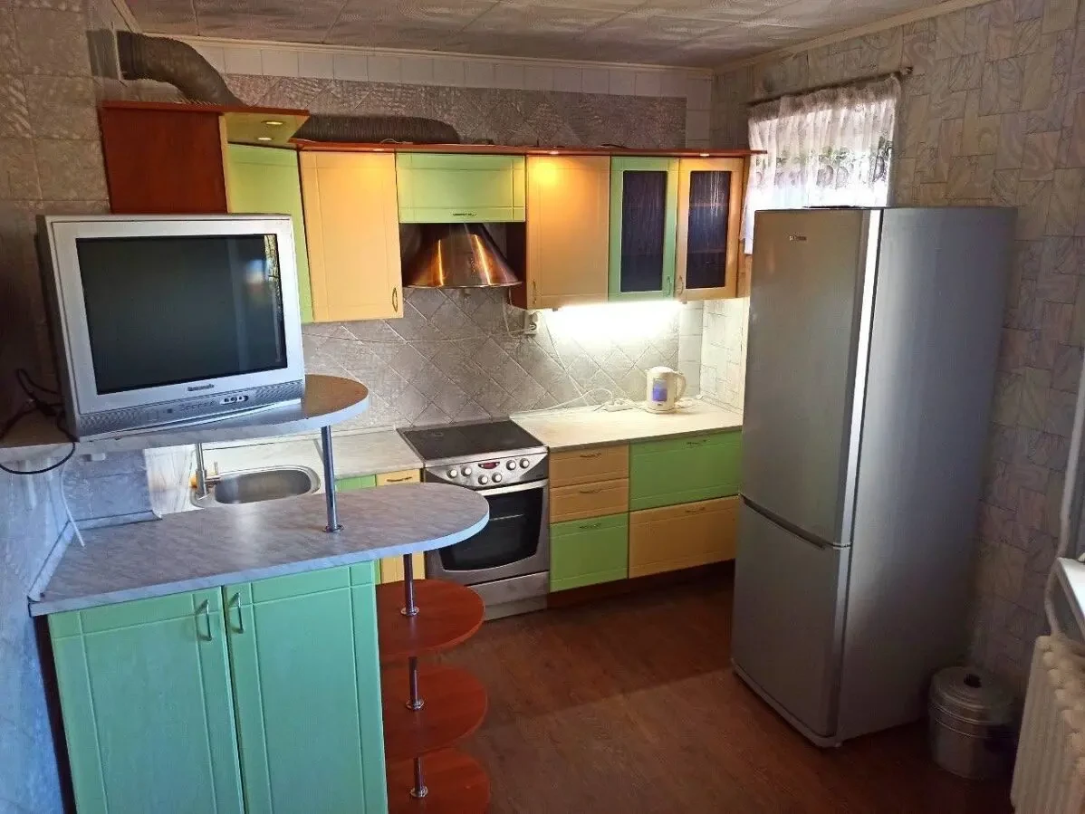 продаж 2 кімнатна лівий берег пр миру 2