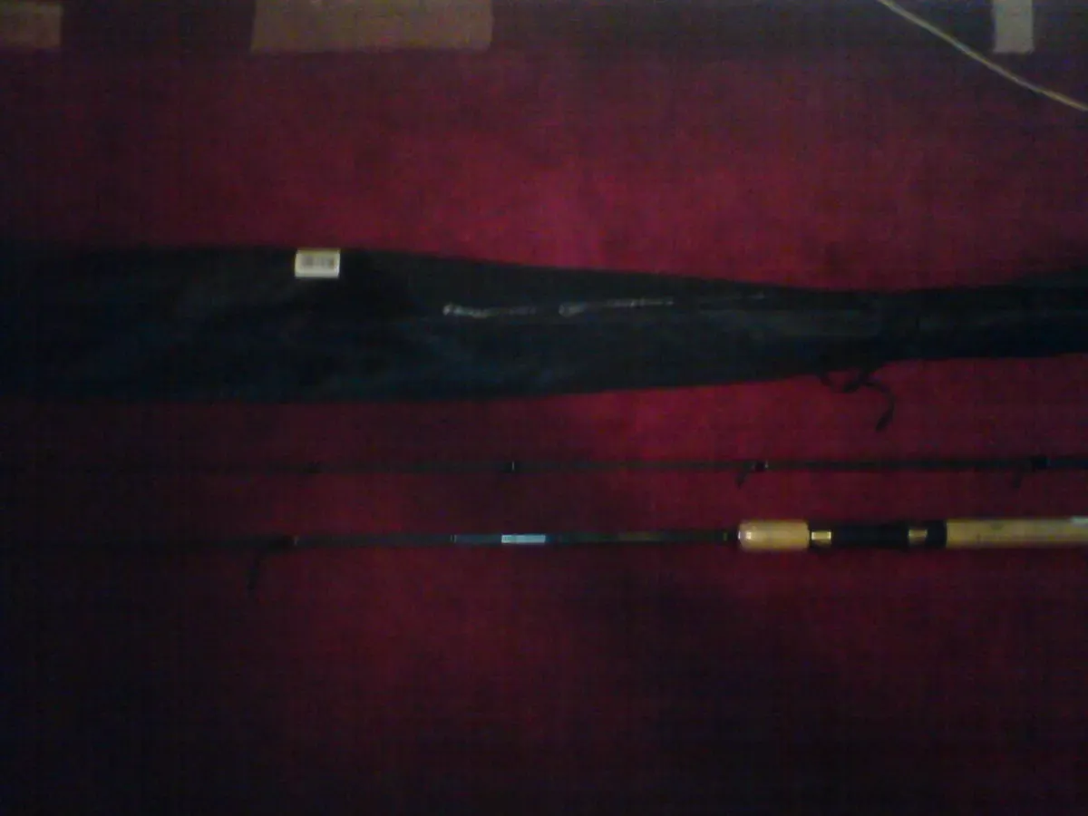 Продам спиннинг новый двухколенный 5