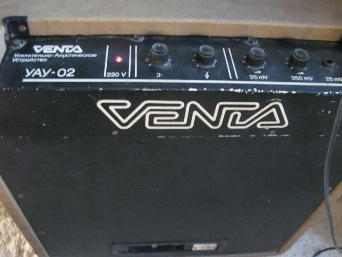 Продам рабочий винтажный комбоусилитель Venta Электроника УАУ - 02 2