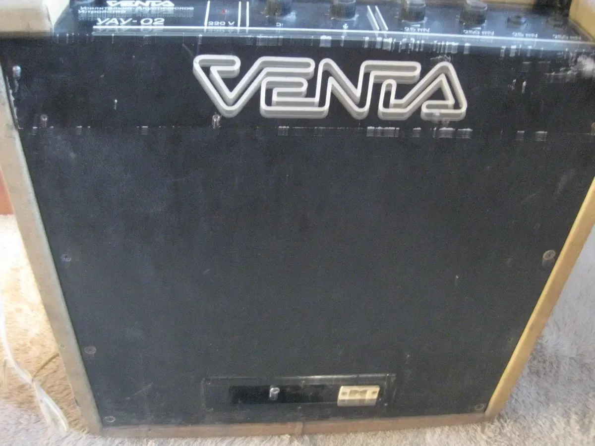 Продам рабочий винтажный комбоусилитель Venta Электроника УАУ - 02 4