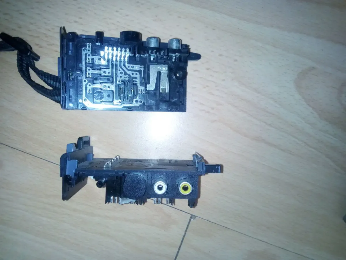 продам две видеокамеры PANASONIC RZ-10 и NV-1 6