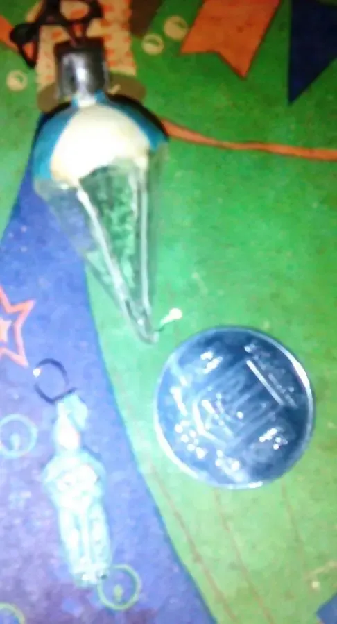 Елочная игрушка парашютист с парашютом. Конец 40-х,20 века 7