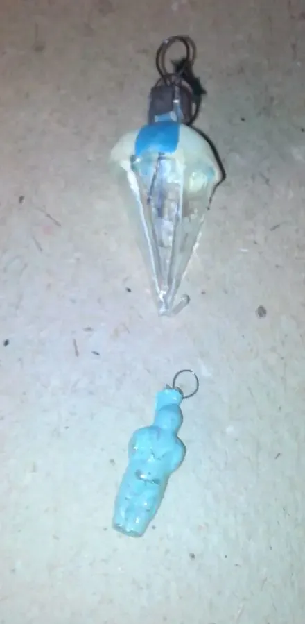 Елочная игрушка парашютист с парашютом. Конец 40-х,20 века 3