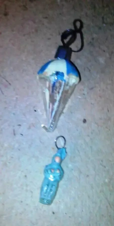 Елочная игрушка парашютист с парашютом. Конец 40-х,20 века 2