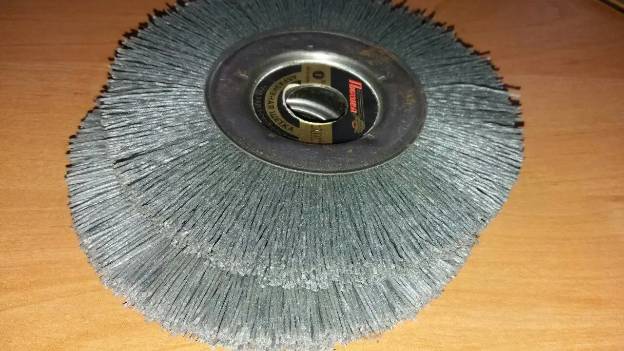 Щетка абразивная ПИРАНЬЯ диаметр 150 мм 4