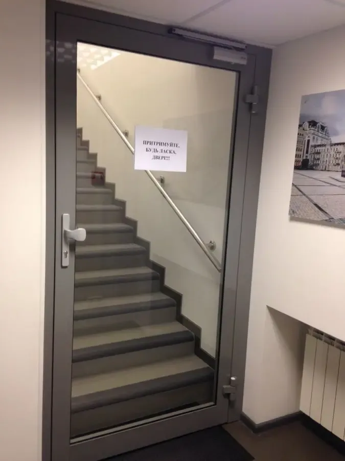 Окна и двери из алюминия. Раздвижные и поворотные.