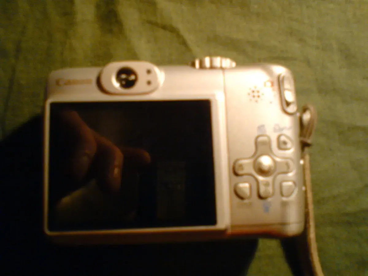 продам фотоаппарат CANON 3