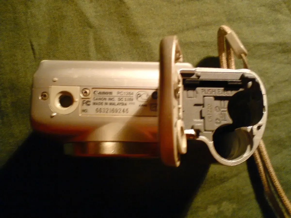 продам фотоаппарат CANON 4