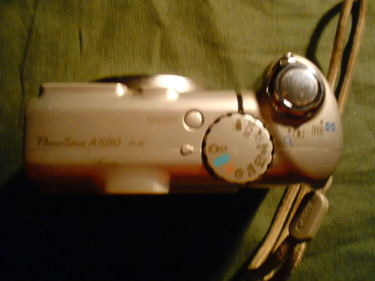 продам фотоаппарат CANON 5