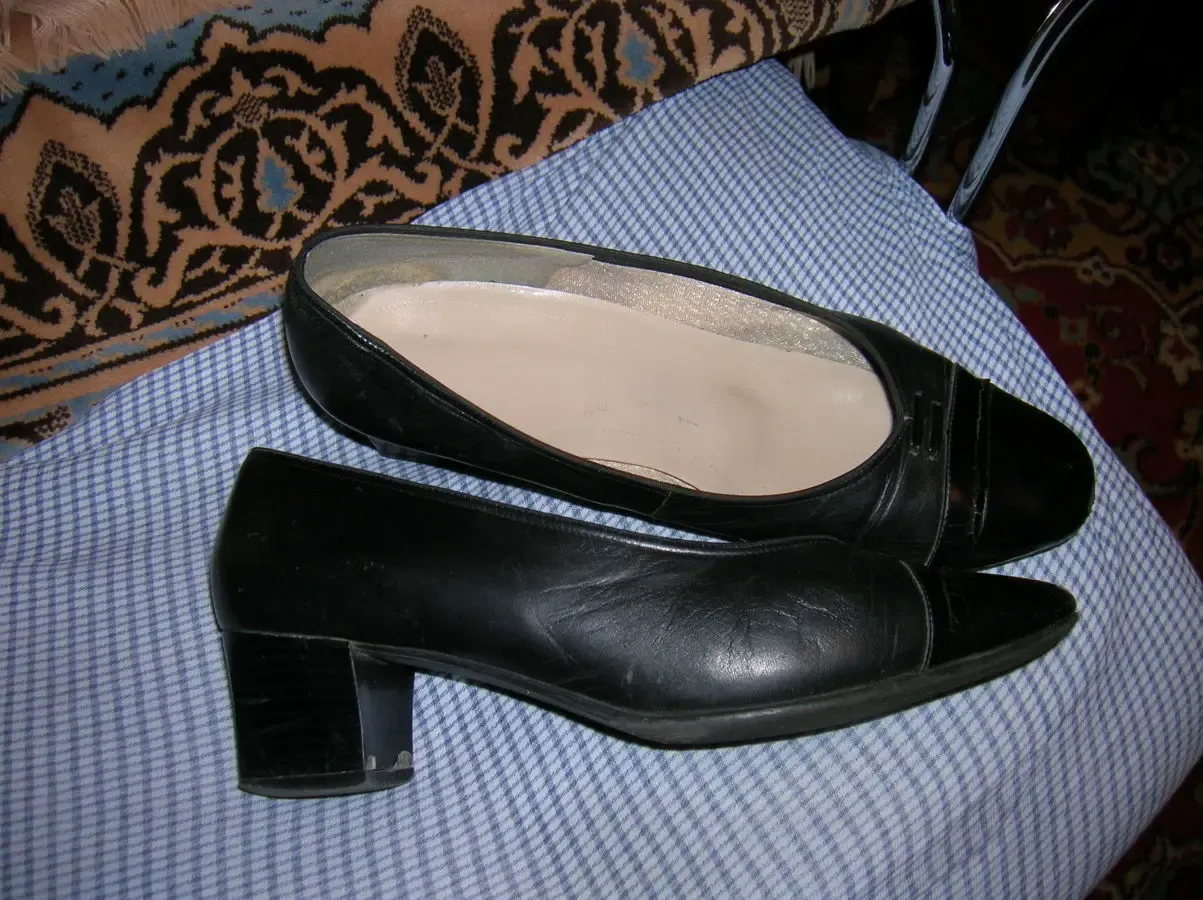 Туфли р.40-41 на маленьком каблуке КОЖА Германия
