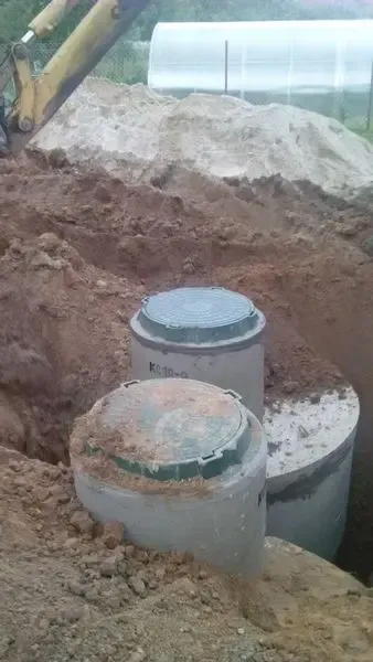 Глина Чорнозем Земля каналізаційні залізобетонні круги кільця септики 4