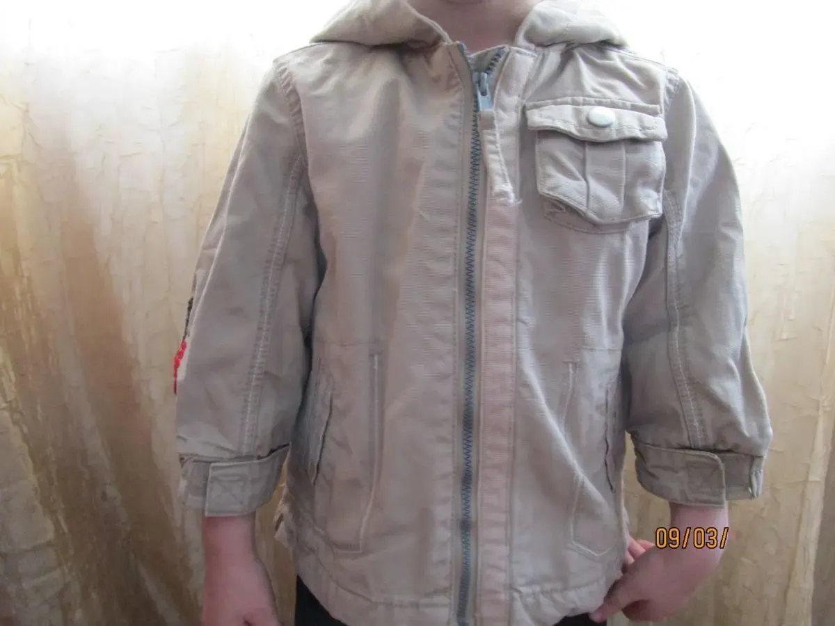 Курточка на мальчика/девочку, на годик 2