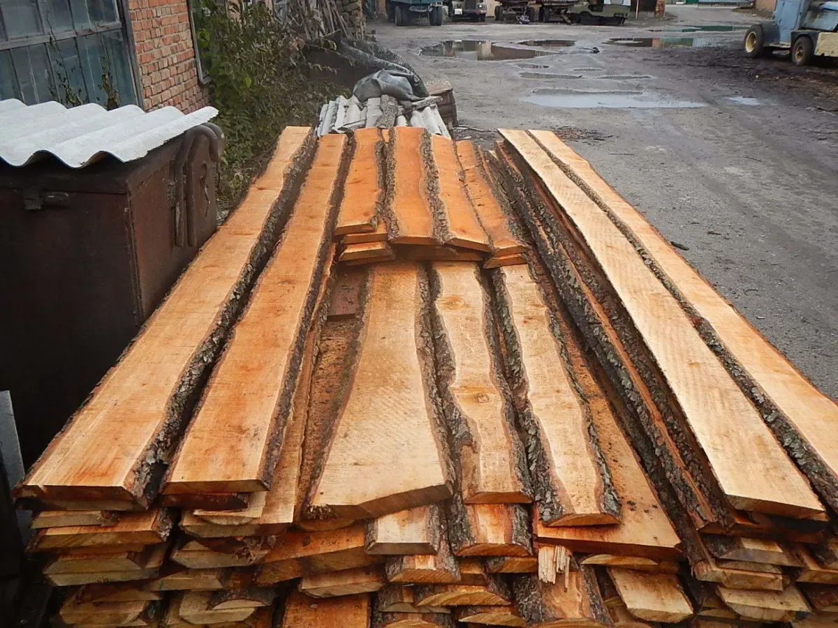 Продам доску ольхи . хорошего качества сорт А.В   н\о  т.32,52  дл 4м 6