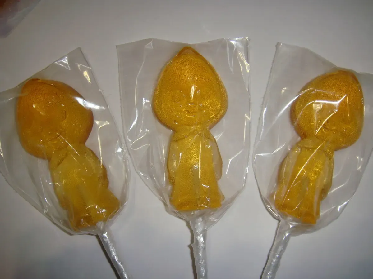 Леденцы на палочке Маша