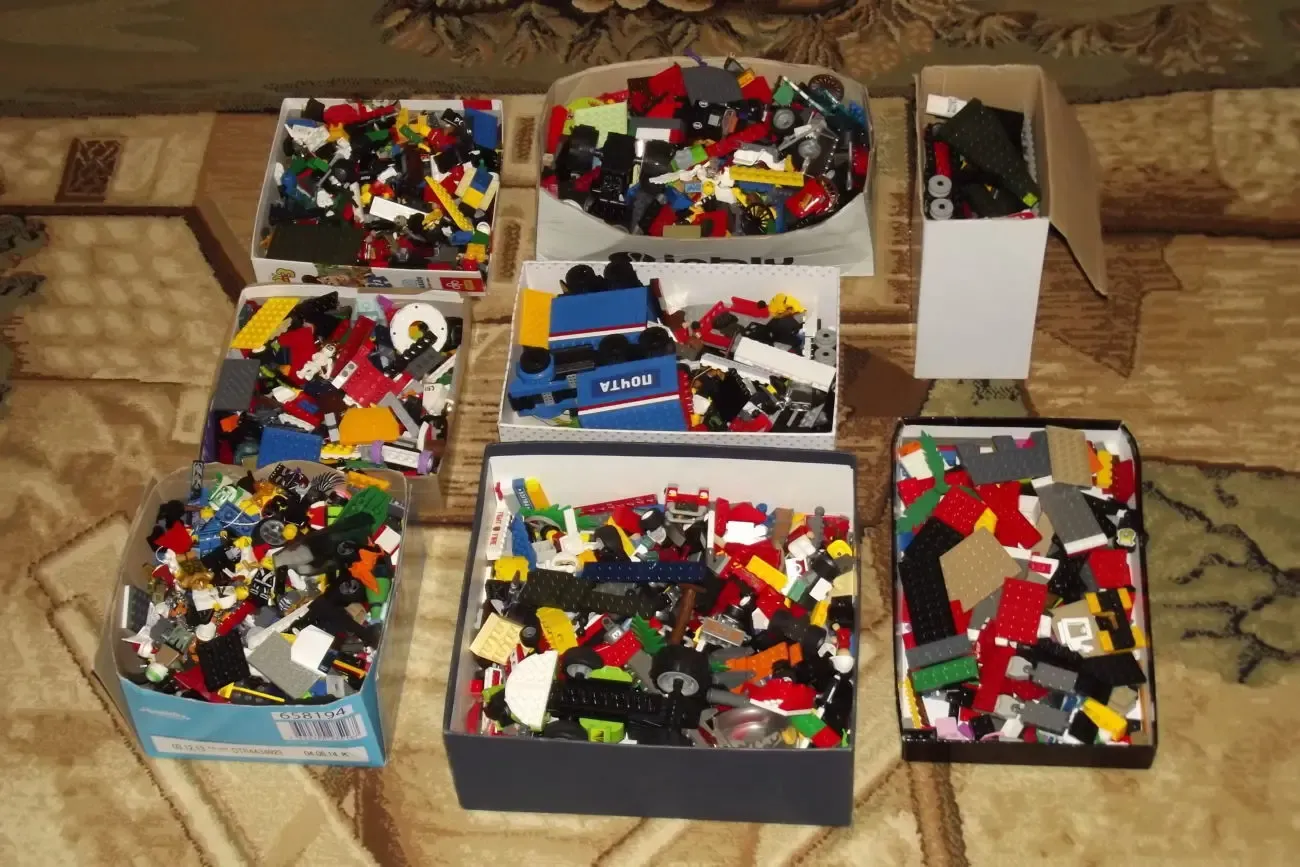 Большая коллекция детских конструкторов Lego и конструкторов-аналогов