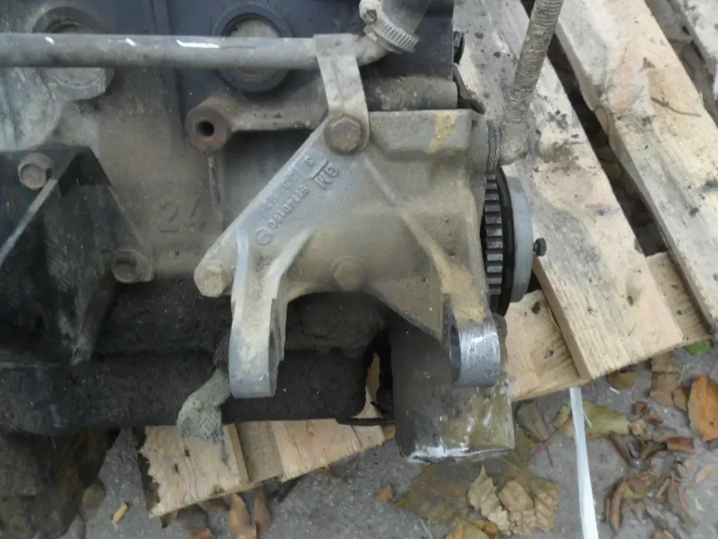 Кронштейн гидроусилителя для Opel Frontera A   C24NE   GM 91140190