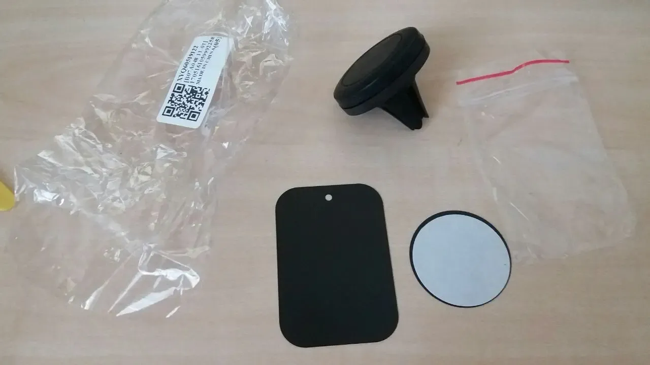 Универсальный магнитный держатель для мобильного телефона 2