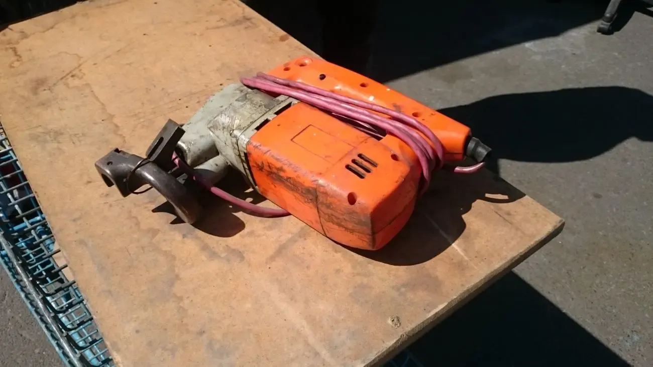 Продам  электроножницы  по металу ИЭ-5407 У2 2