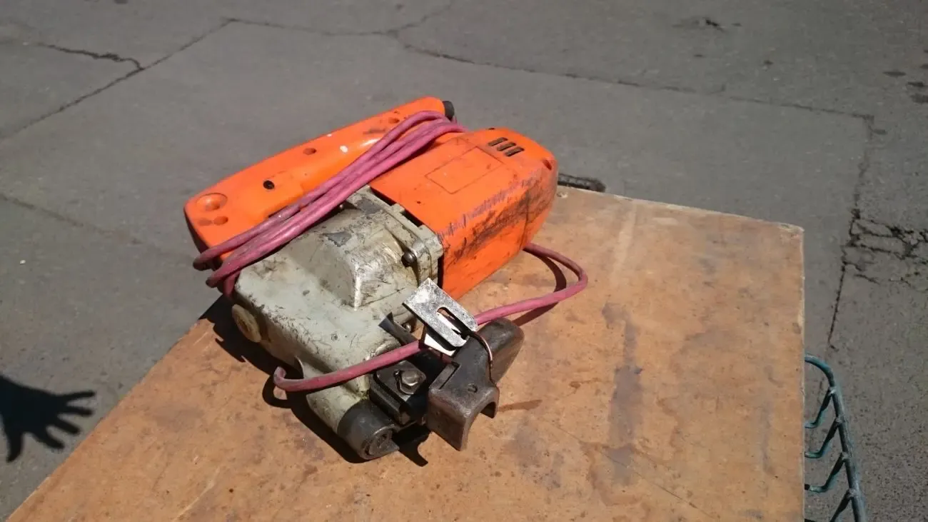 Продам  электроножницы  по металу ИЭ-5407 У2 4