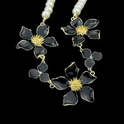 Ожерелье к вечернему платью красивое, новое продам