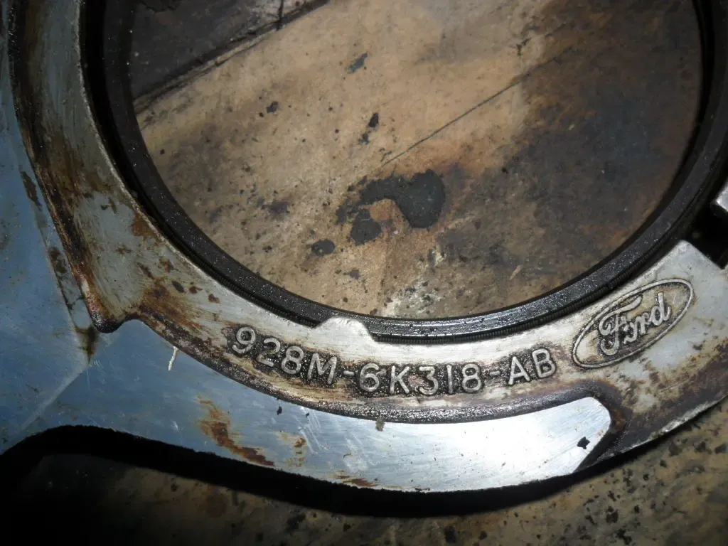 Крышка коленвала задняя Оригинал Ford 928M-6K318-AB 4