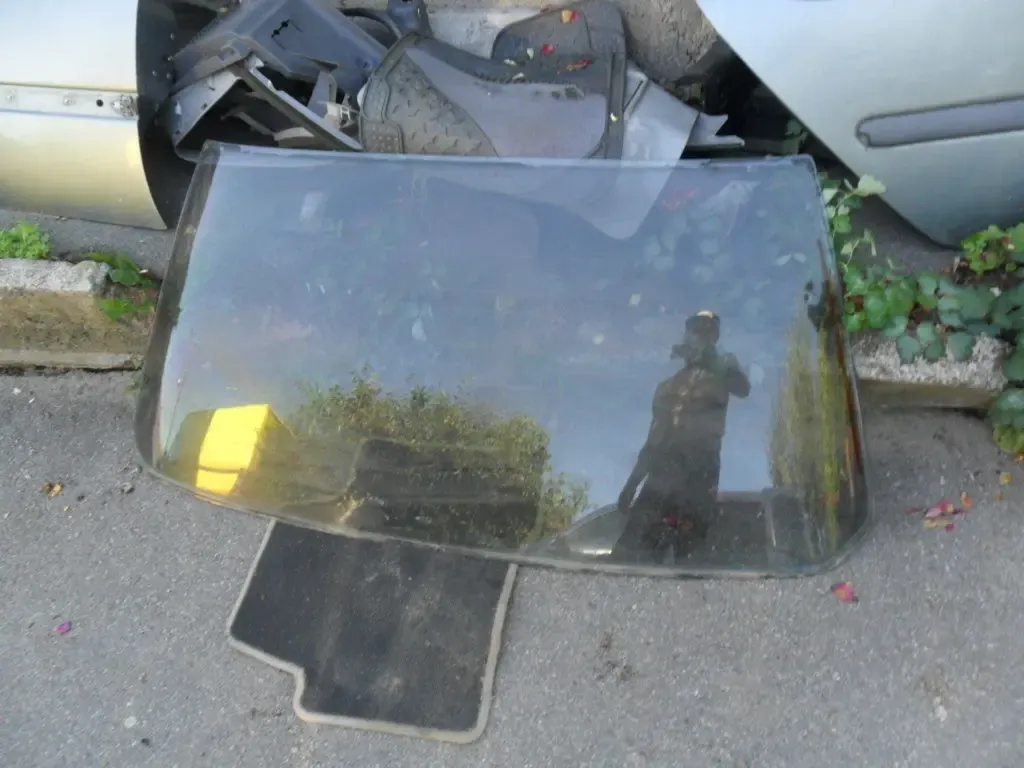 Стекло заднее Тойота Карина 2 седан, Т15, 86 года  Оригинал. 5