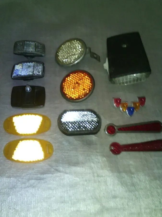 Аксессуары для велосипеда-светоотражатели. 2