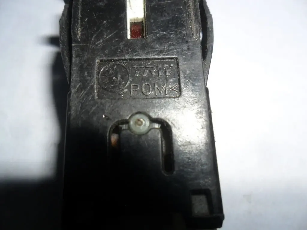 Кнопка аварийной сигнализации TRW 011.6-086, Шкода Фелиция 94-2001 г 5