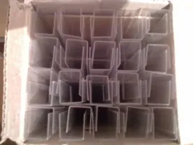 Пластмасовые рейки с держателями