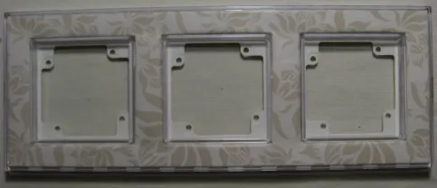 Рамка 3 гнезда под обои, на Gusi Electric City + стакан под розетку 3