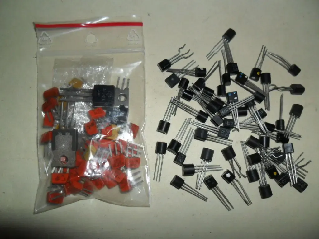 Транзисторы КТ315,361,201А,3107,502,503,3102,345,645,337 и другие