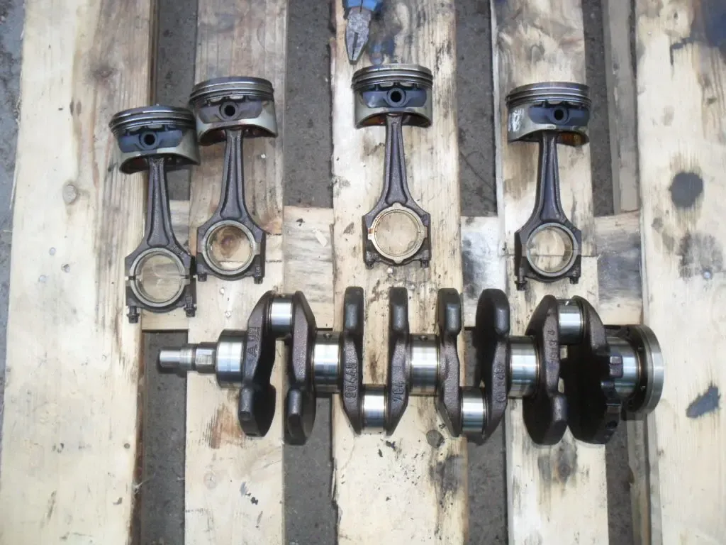 Поршня с шатунами Опель 1.6 16V, X16XE, X16XEL, GM 90570678 оригинал 9