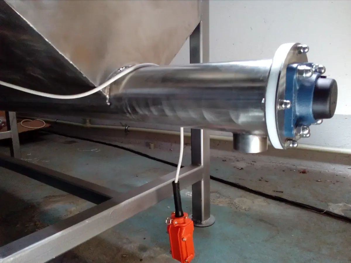 Смеситель одновальный с дозатором 2