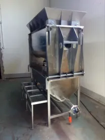 Смеситель одновальный с дозатором