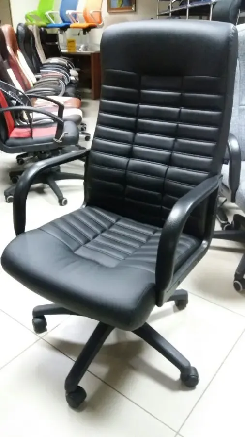 Кресло руководителя BOSS (БОСС) KD