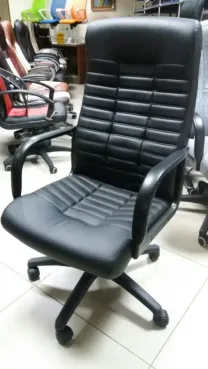 Кресло руководителя BOSS (БОСС) KD