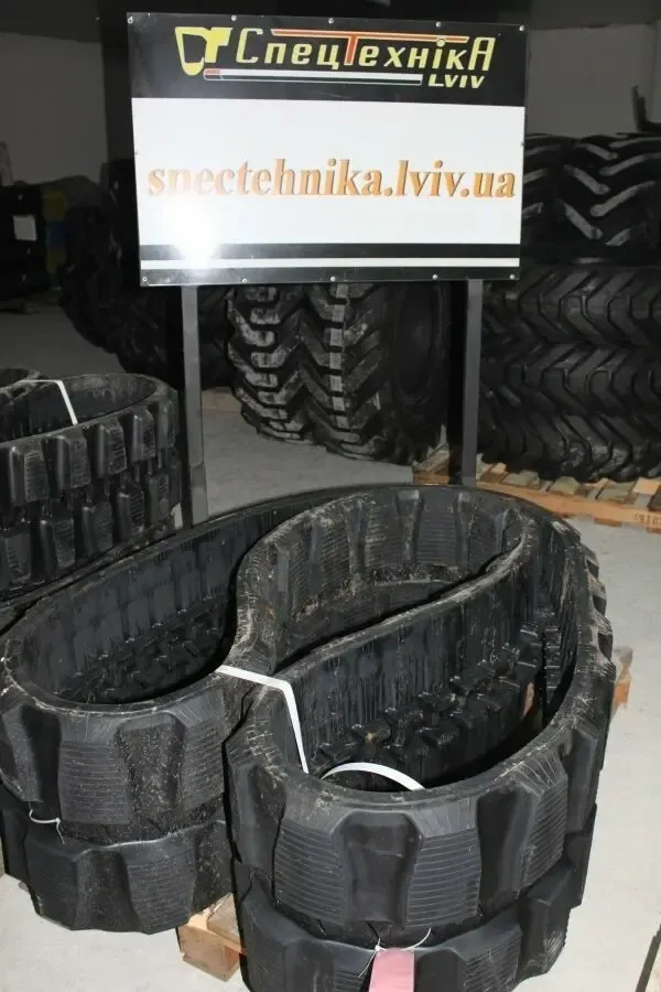 Резиновые гусеницы для мини экскаваторов. Гусениці для спецтехніки. 3