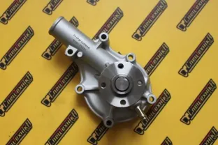 Водяной насос, помпа Kubota (Кубота) 16251-73034 1625173034