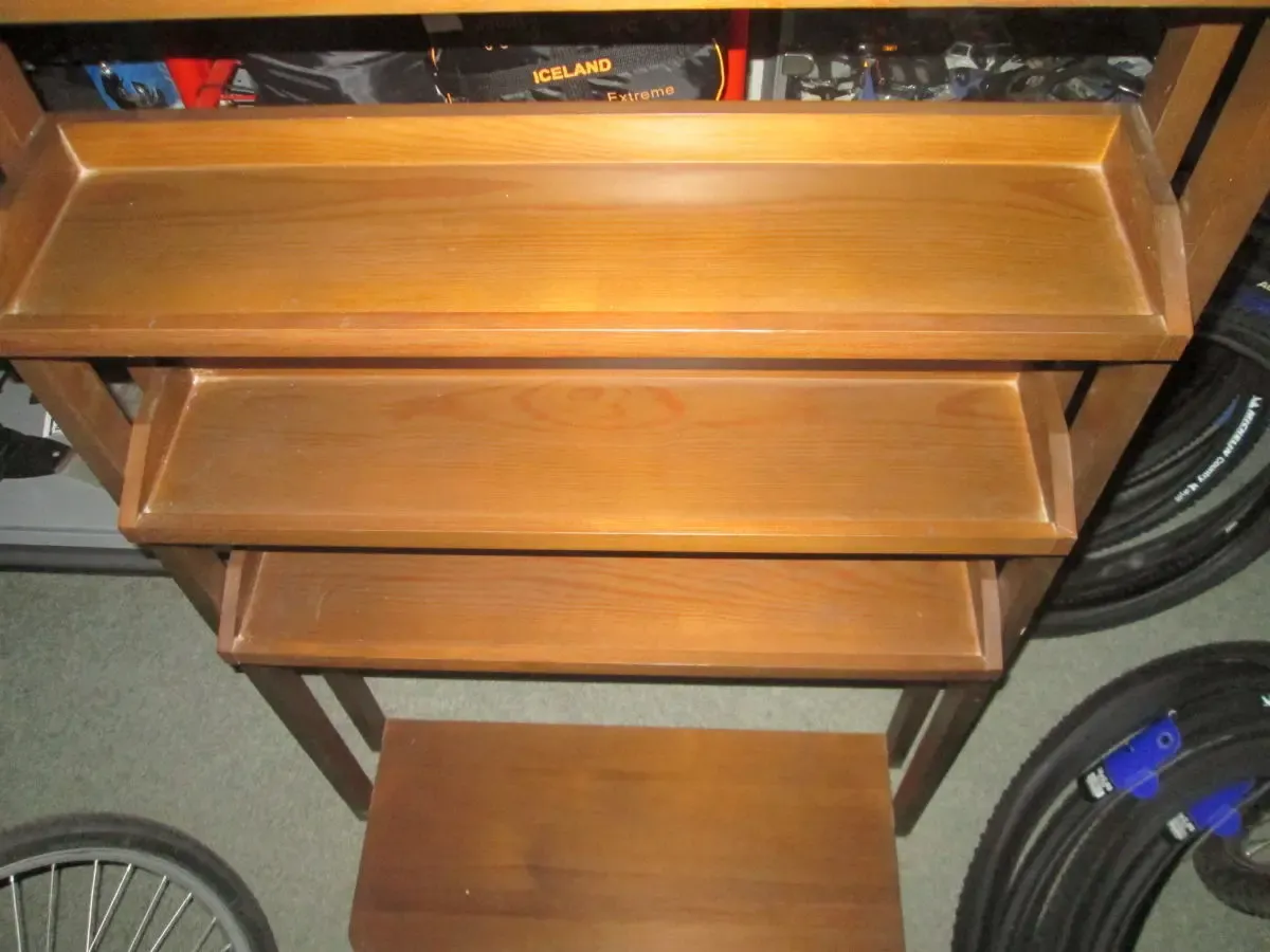 Торговая витрина - мебель для магазина бара кафе.