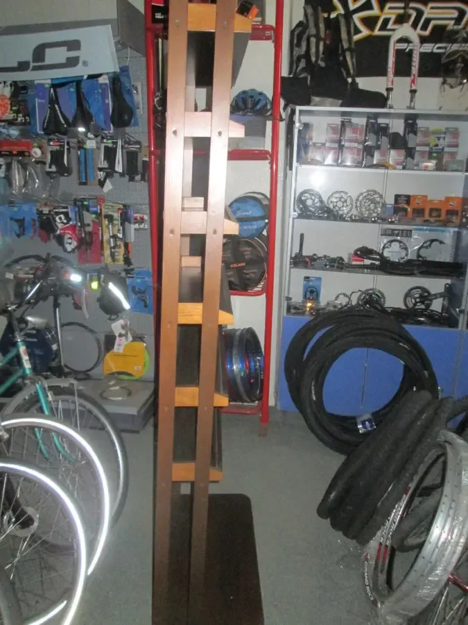 Торговая витрина - мебель для магазина бара кафе. 2