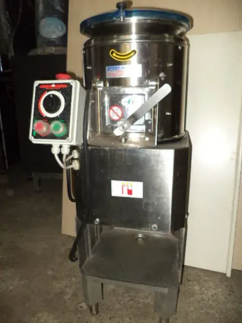 Картофелечистка Pasauini б/у 2