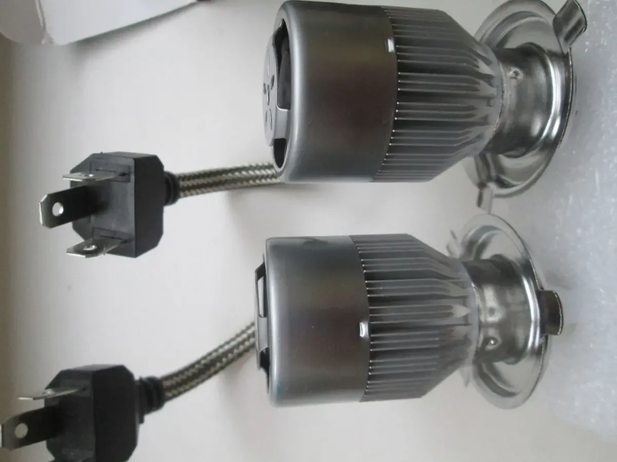 ПРОДАМ светодиодные автолампы H4 ближний дальний свет. 6