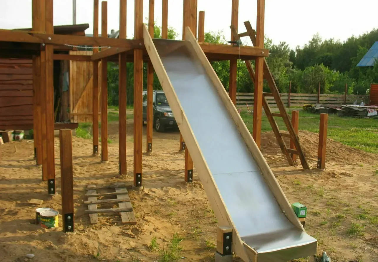 Деревянная детская горка 5