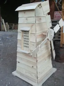 Декоративная мельница из дерева