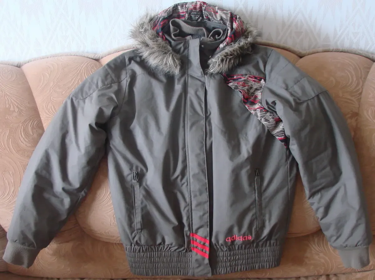 Куртка зимова adidas. Оригінал. Розмір - 34/36 2